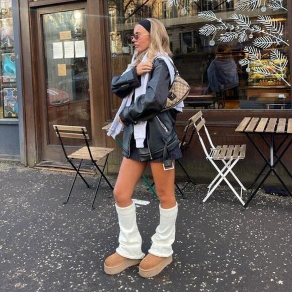 UGG Women's Classic Ultra Mini Platform - Picture 5 of 10